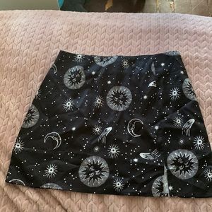 Sun and moon black and which skirt with zipper in the back
